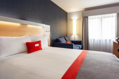 Holiday Inn Express Edinburgh - Royal Mile - image 12