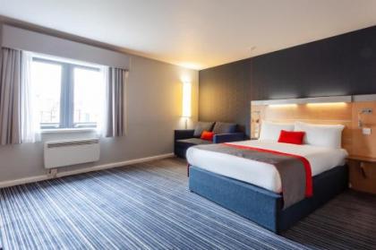 Holiday Inn Express Edinburgh - Royal Mile - image 13