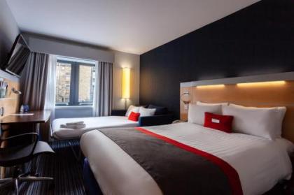 Holiday Inn Express Edinburgh - Royal Mile - image 15