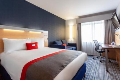 Holiday Inn Express Edinburgh - Royal Mile - image 2