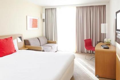 Novotel Edinburgh Park - image 2