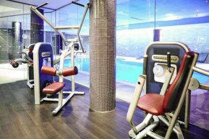 Novotel Edinburgh Park - image 9
