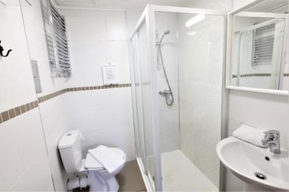 Balmore Guest House - image 18