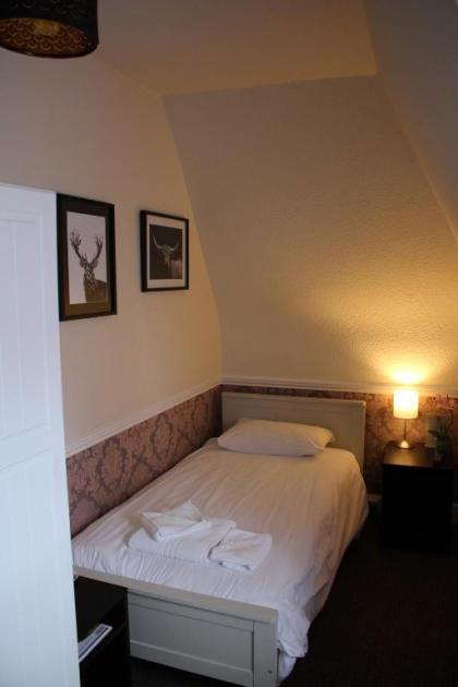 Ardmillan Hotel - image 17