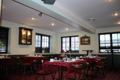 Ardmillan Hotel - image 3