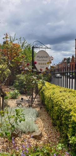 Highfield Guest House - main image
