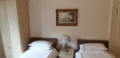 Highfield Guest House - image 11