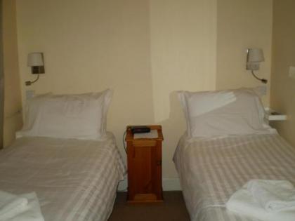The Guards Hotel - image 10
