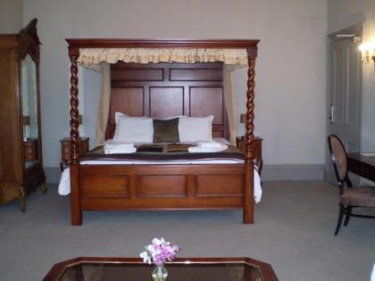 The Guards Hotel - image 2