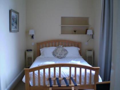 The Guards Hotel - image 6