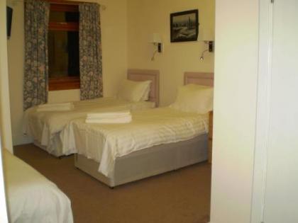 The Guards Hotel - image 7
