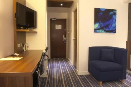 Holiday Inn Express Edinburgh Airport - image 17