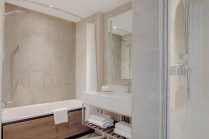 Hilton Edinburgh Carlton - image 16