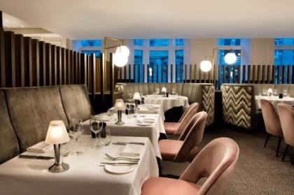 Hilton Edinburgh Carlton - image 8