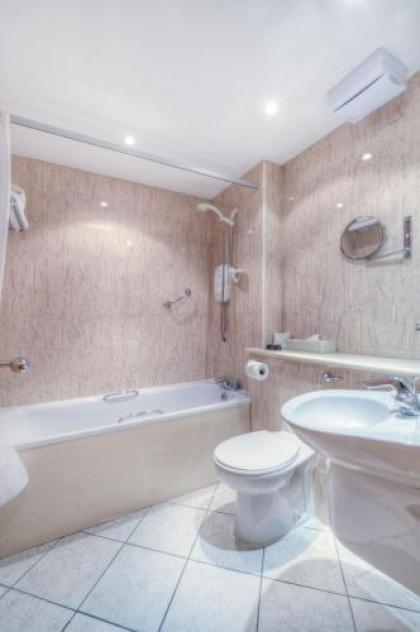Holyrood Aparthotel - image 14