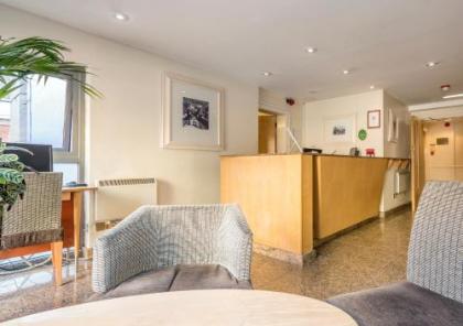 Holyrood Aparthotel - image 20