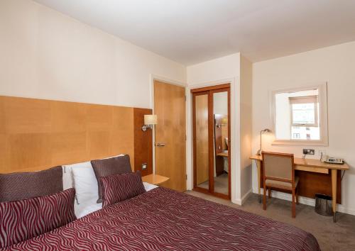 Holyrood Aparthotel - image 4