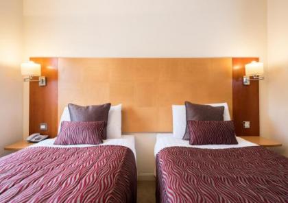 Holyrood Aparthotel - image 5
