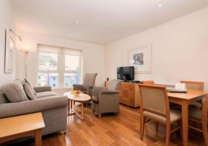 Holyrood Aparthotel - image 7