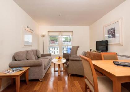Holyrood Aparthotel - image 8