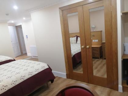 Cumberland Hotel - image 12