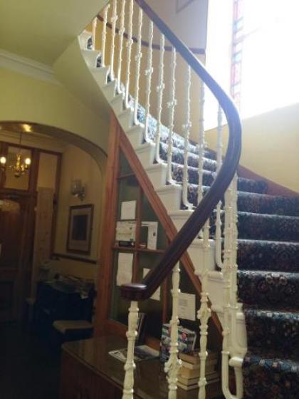Bellevue Guest House - image 14