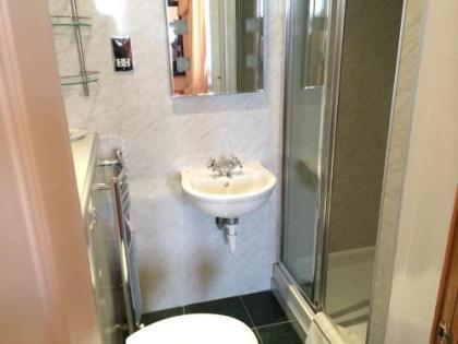 Bellevue Guest House - image 19
