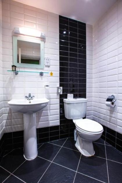 Cairn Hotel - image 19