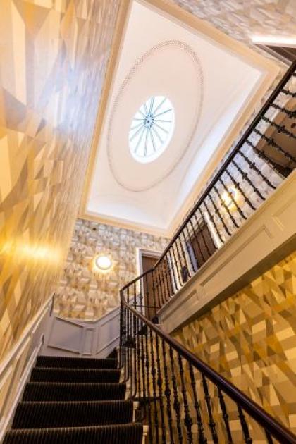 Cairn Hotel - image 2