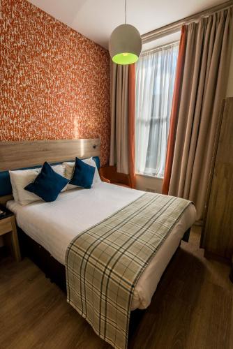 Cairn Hotel - image 5