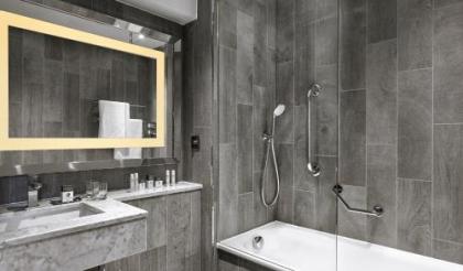 DoubleTree by Hilton Edinburgh - Queensferry Crossing - image 15