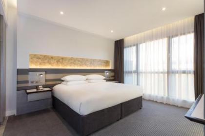 DoubleTree by Hilton Edinburgh - Queensferry Crossing - image 16