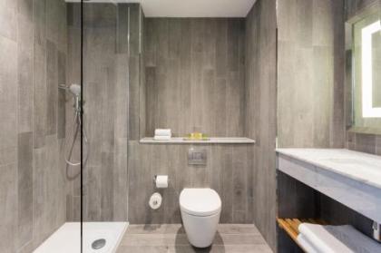 DoubleTree by Hilton Edinburgh - Queensferry Crossing - image 17