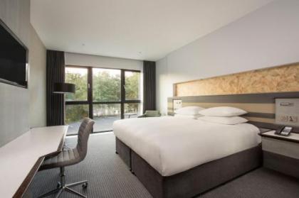 DoubleTree by Hilton Edinburgh - Queensferry Crossing - image 18