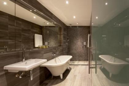 DoubleTree by Hilton Edinburgh - Queensferry Crossing - image 5