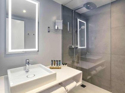 Novotel Edinburgh Centre Hotel - image 17