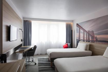 Novotel Edinburgh Centre Hotel - image 3