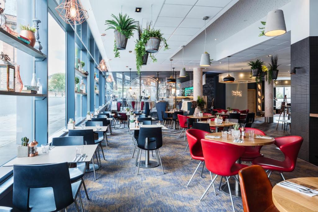 Novotel Edinburgh Centre Hotel - image 6