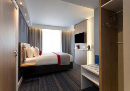 Holiday Inn Express Edinburgh City Centre - image 5