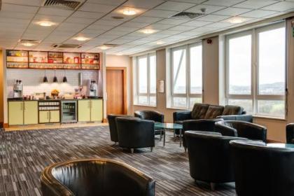 Holiday Inn Edinburgh - image 10