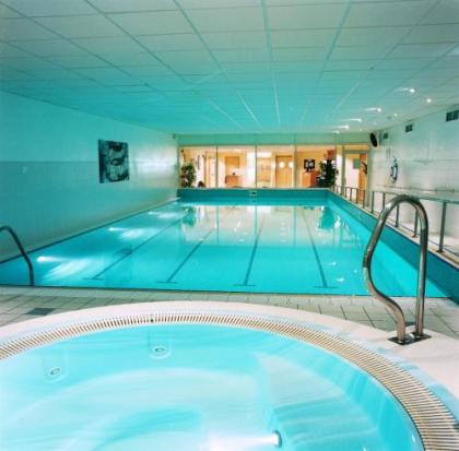 Holiday Inn Edinburgh - image 19