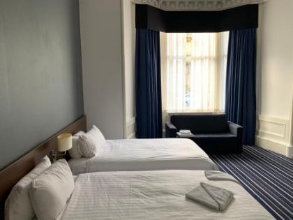 Piries Hotel - image 19