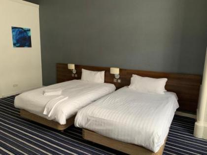 Piries Hotel - image 20