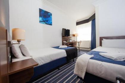 Piries Hotel - image 5