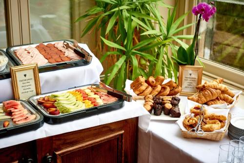 Dalhousie Castle Hotel - image 4