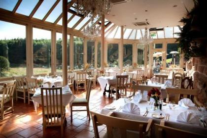 Dalhousie Castle Hotel - image 9