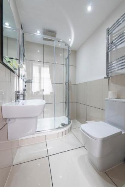 Grosvenor Suites - image 19