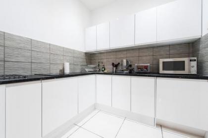 Grosvenor Suites - image 4