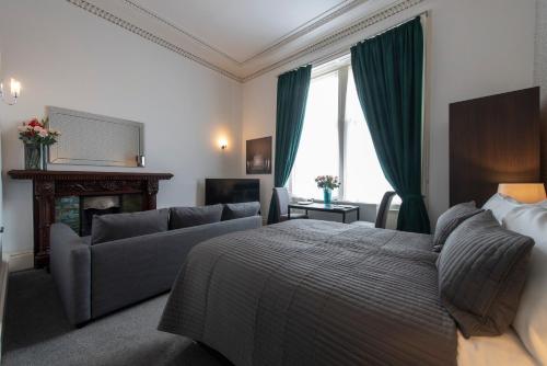 Grosvenor Suites - image 7