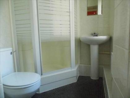 Averon Guest House - image 11